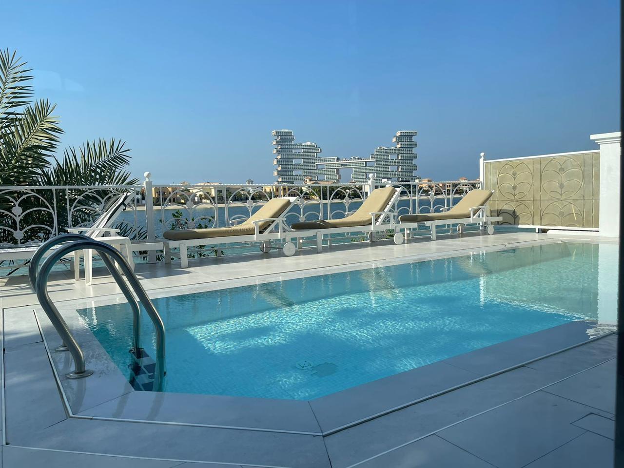 Royal Atlantis View / Waterfront 5BR+M/Private Pool/Beach
