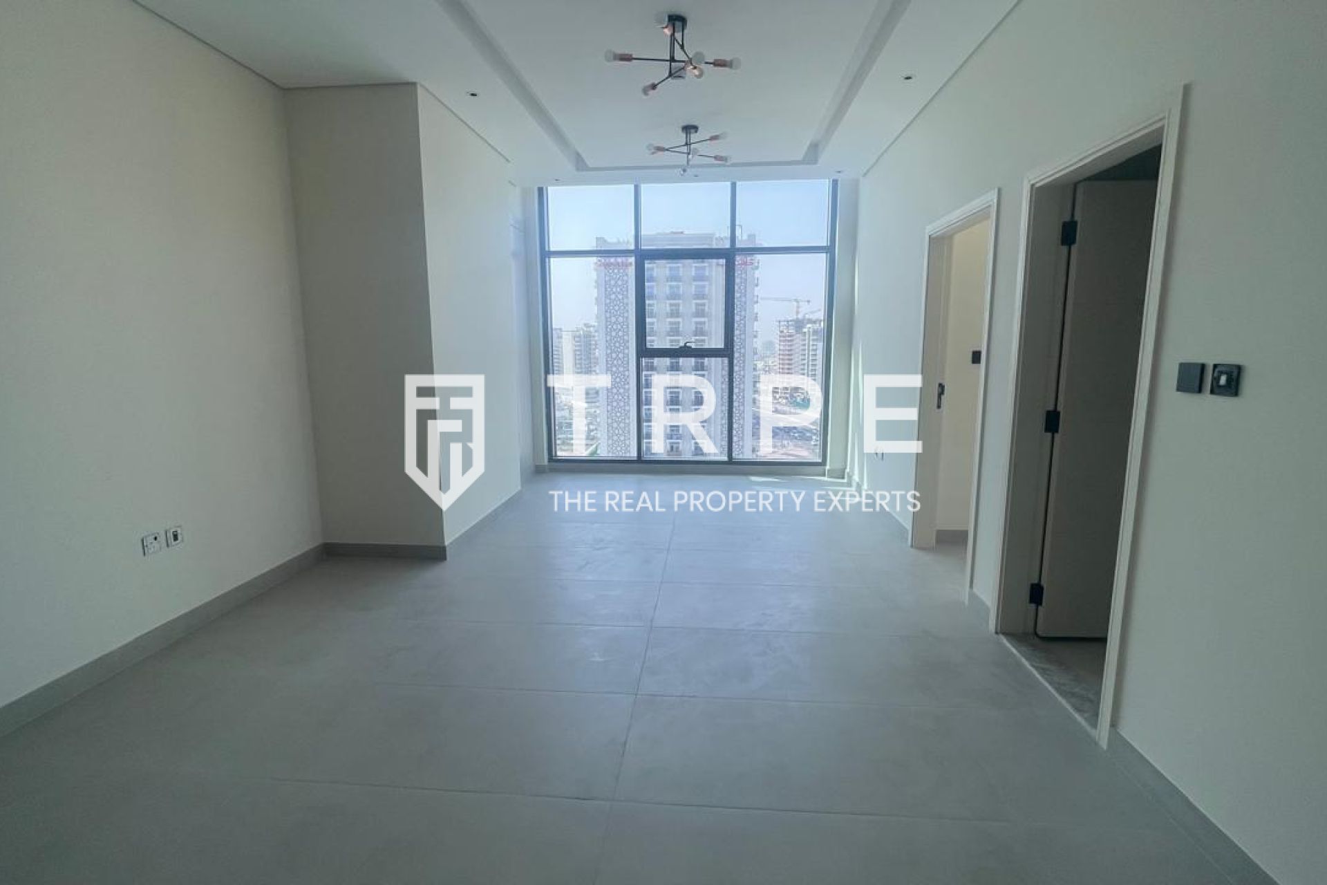 Community View | Vacant | Close to Metro