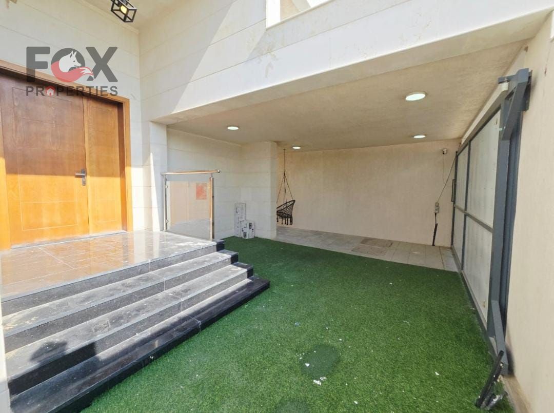 Modern design, 100% freehold for all nationalities, spacious layout, energy-efficient ACs, excellent investment return, located in a prestigious area