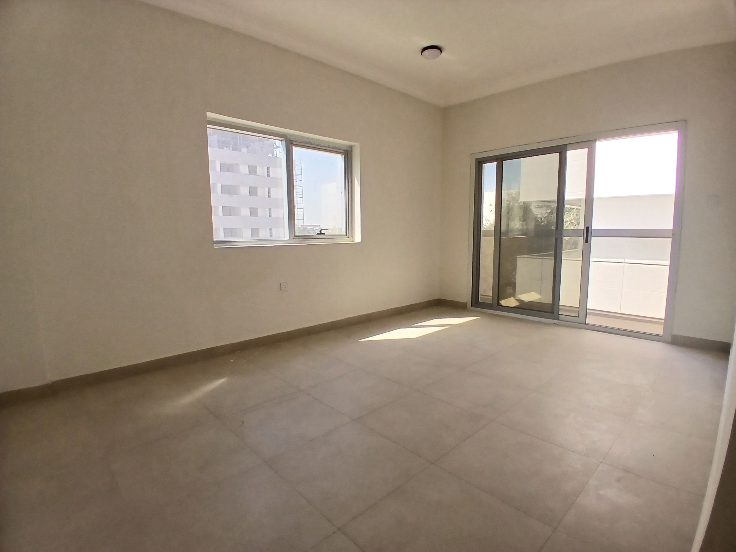 Very Lavish 1_BR appartment!!_ with balcony Close kitchen prime location only 41k<6 cheq payment al jada outside