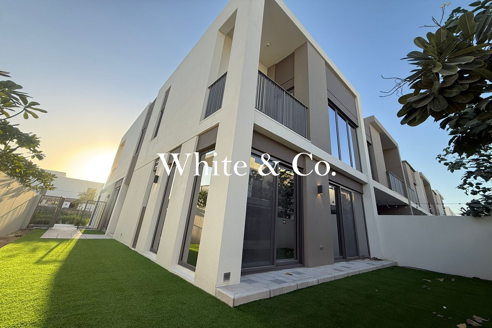 Great Location | Natural light | Internal