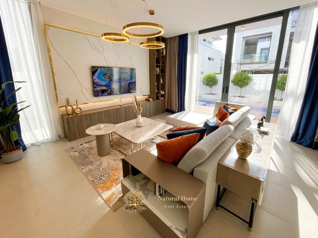 4-bedroom villa directly on the sea with a 4% discount and freehold ownership forever!