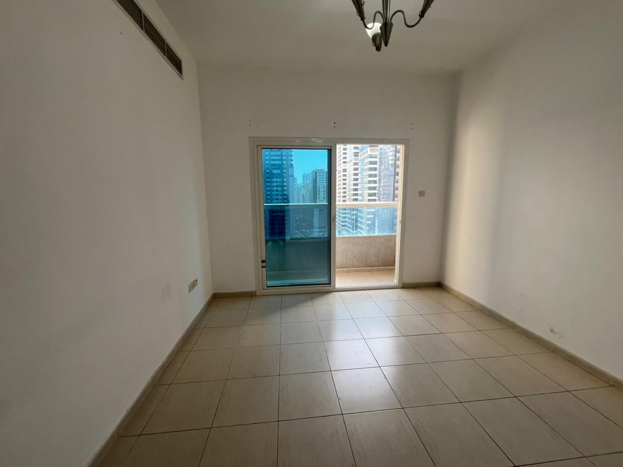 Free Parking | Gym | Pool | Balcony