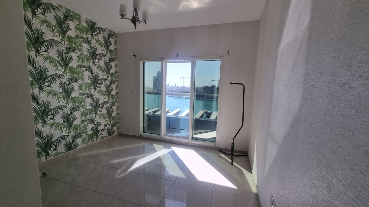 Sea view _ Free parking _ Central air conditioning _ Built-in wardrobes _ Balcony _ Master maid’s room _ Near the Dubai exit