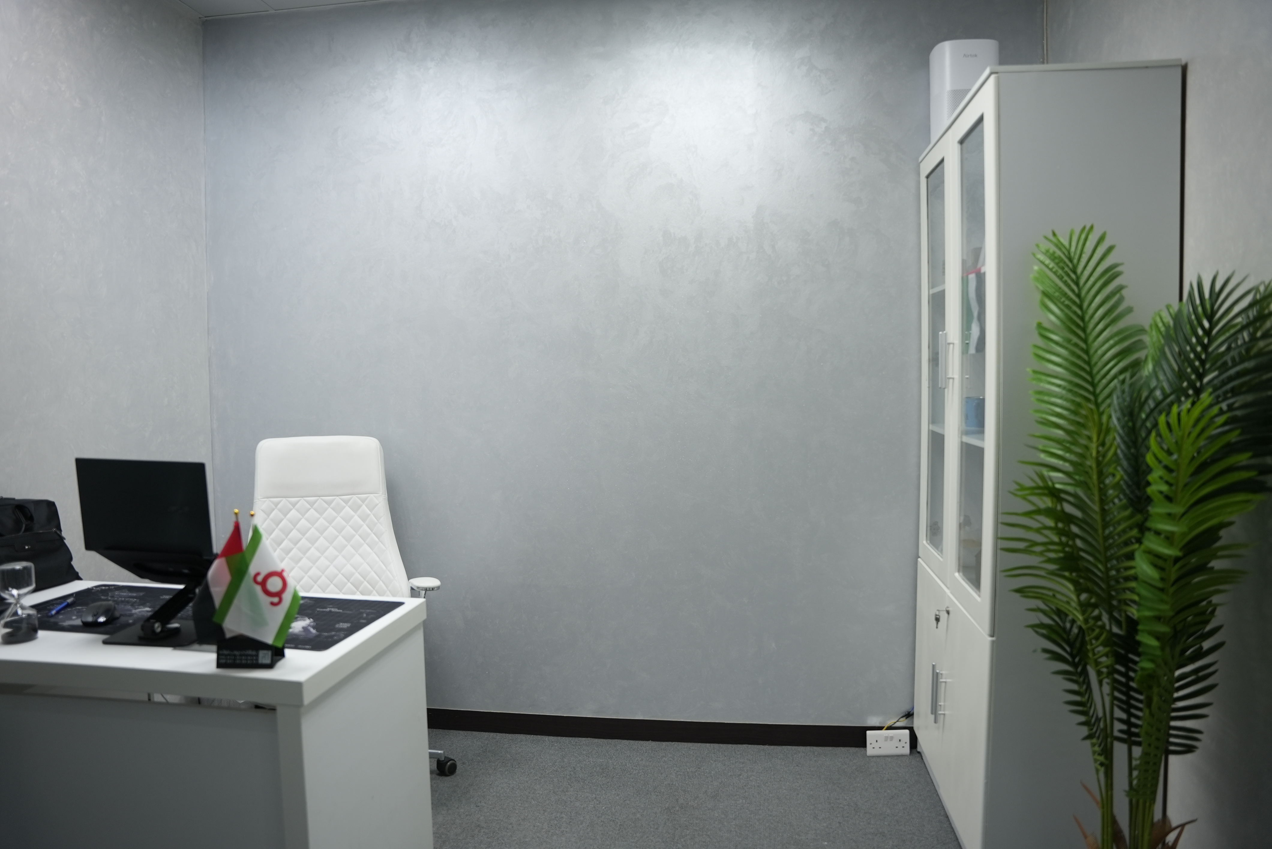Business Center Office | Complimentary Pantry & Meeting Rooms