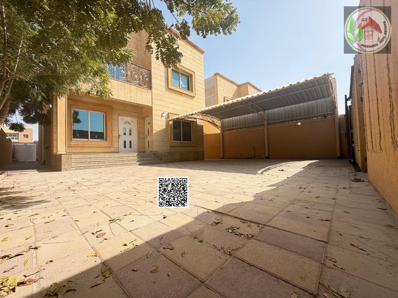 Villa for sale opposite the mosque, including water, electricity, and air conditioning. Freehold ownership for all nationalities.