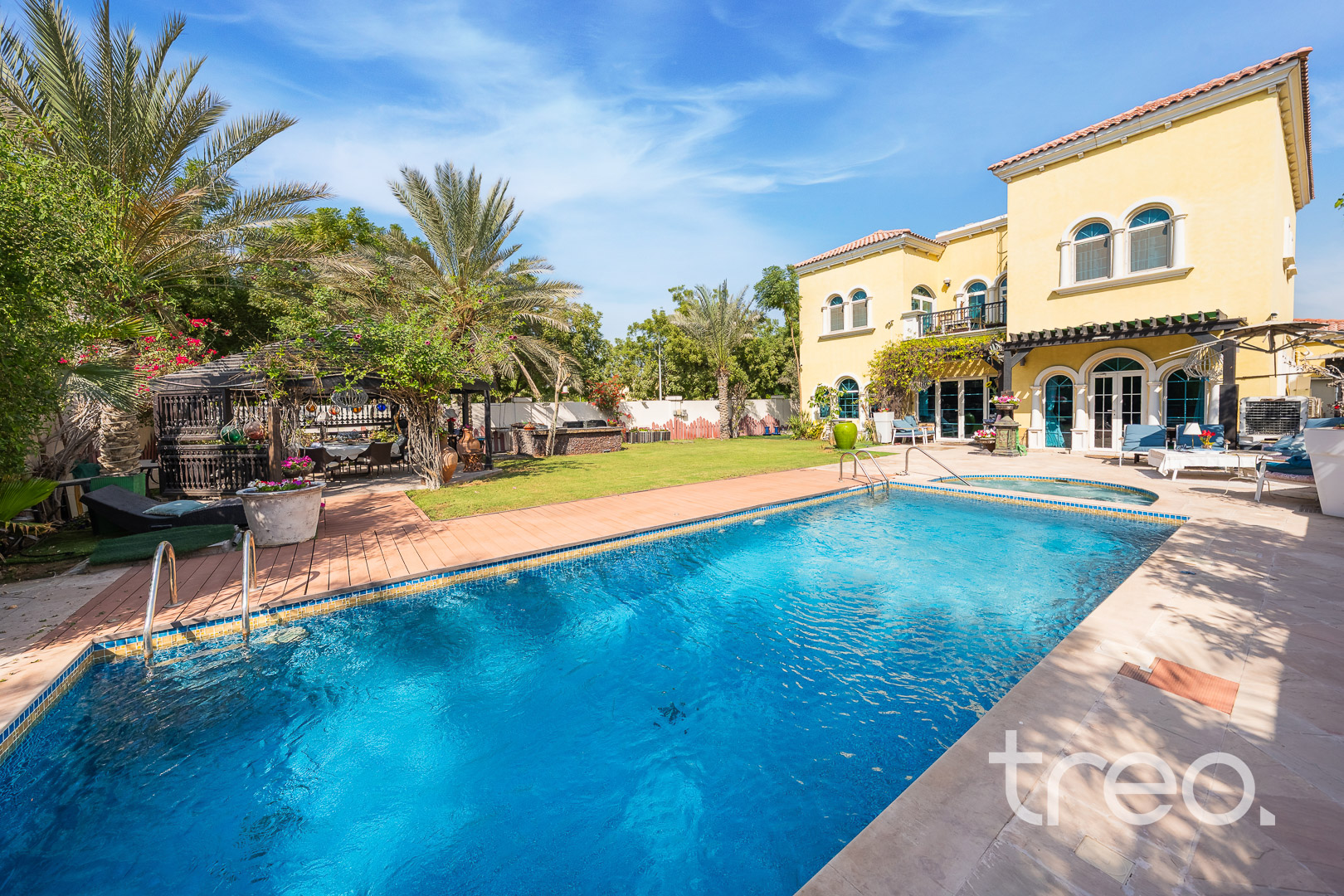 Featured Property: 3-Bedroom Luxury Home in Jumeirah Park, Dubai