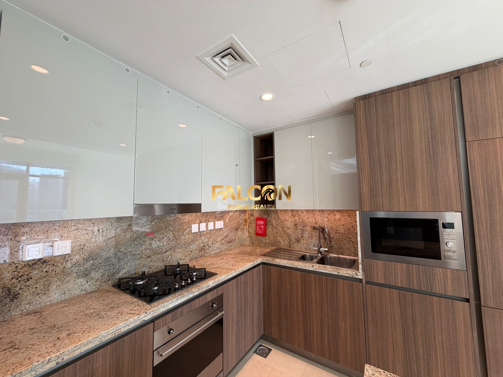 BRAND NEW UNIT || READY TO MOVE IN
