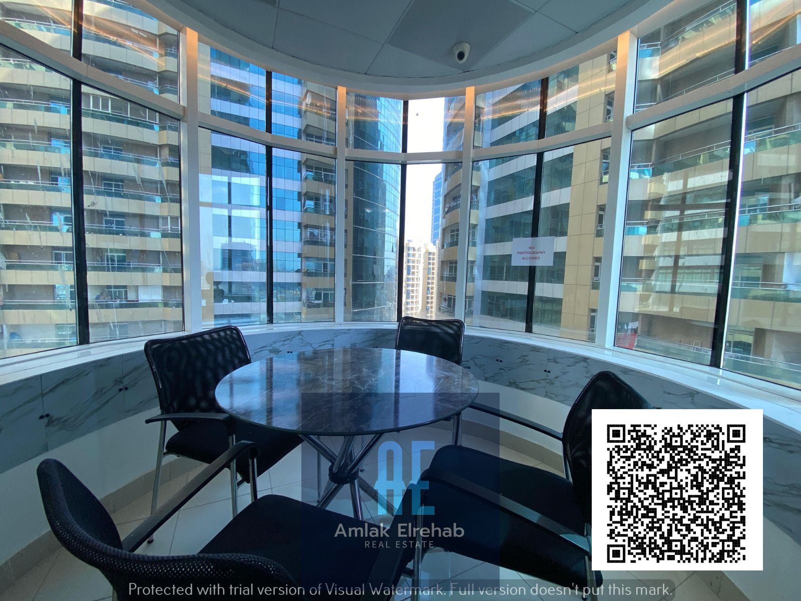 High-end, fully furnished office for rent in Horizon Towers with parking