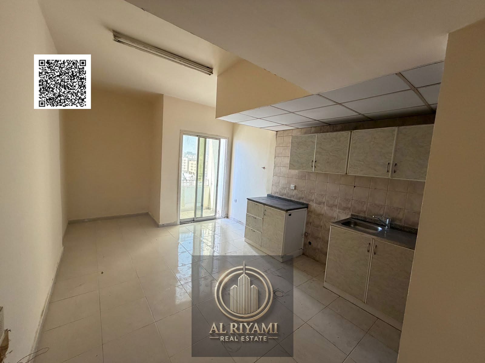 Studio for rent – Al Rawda 1, directly on Sheikh Zayed Road