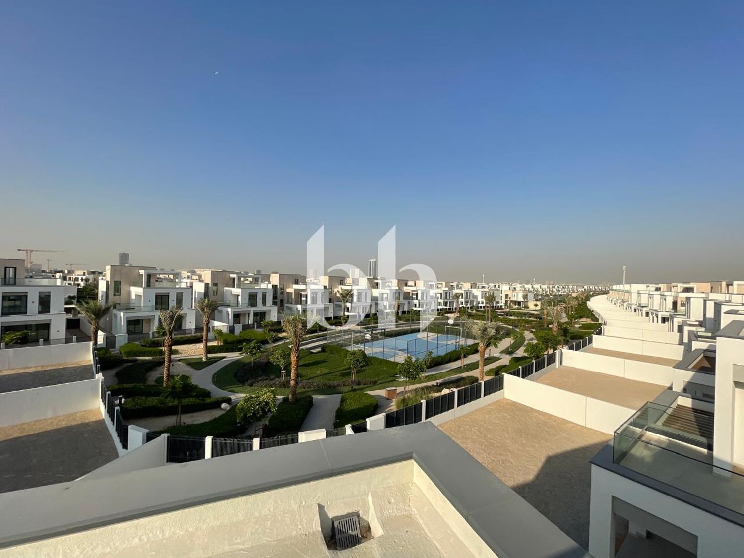 Rare 4 Bed Backing Park | Mutiple Options | Modern