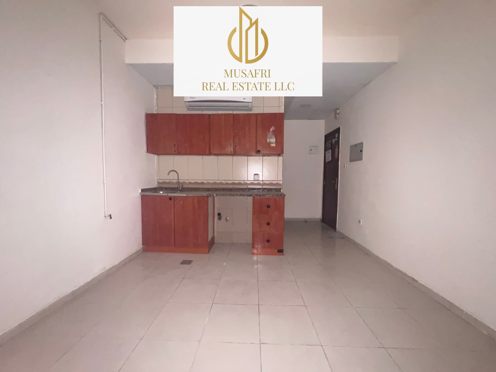 High Quality Staff/Bachelors Accommodation!!! Spacious Studio Apartment ideal for staff & Bachelors in 22k, Close to Dubai Exit, Muwaileh Sharjah
