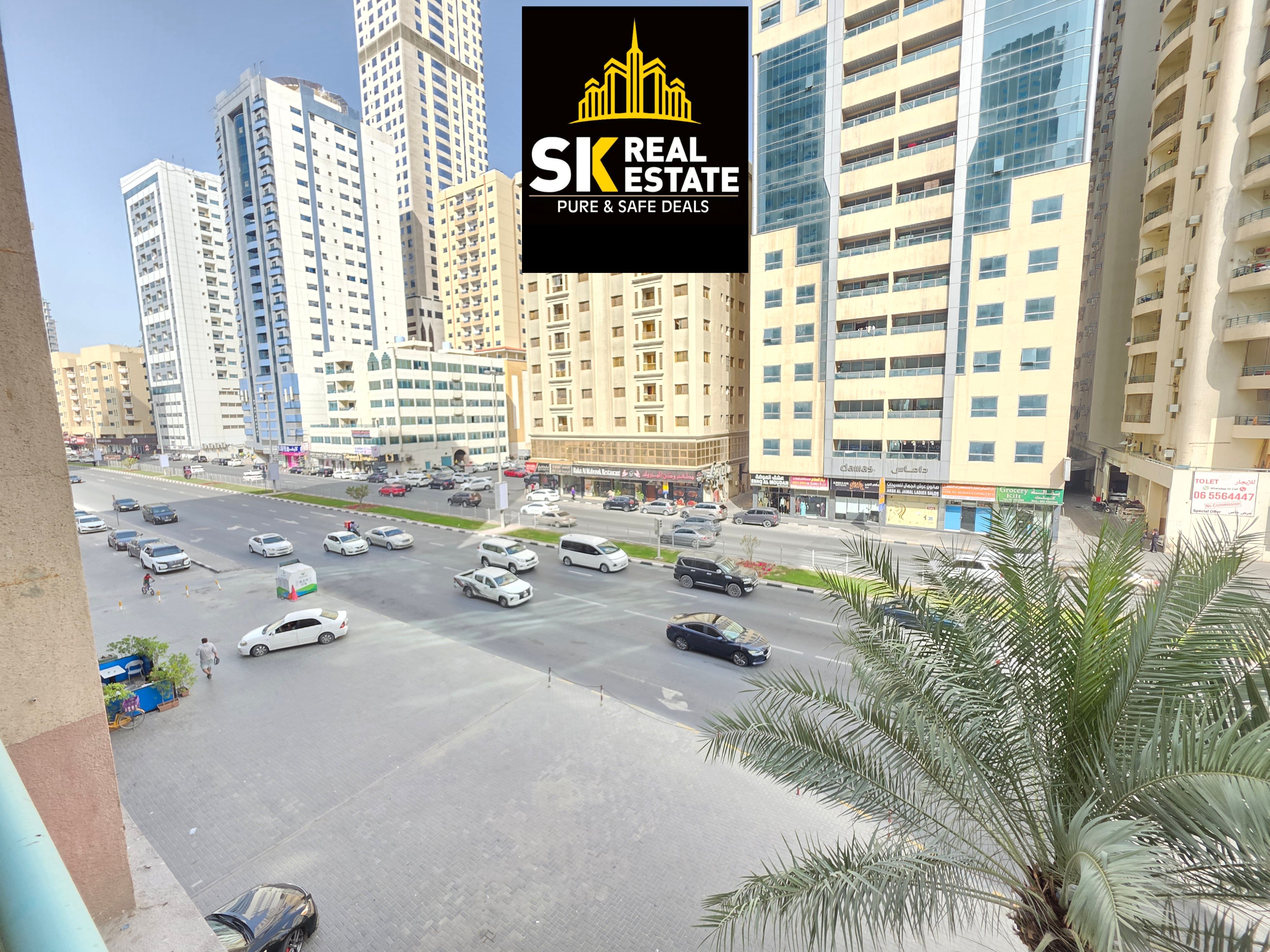 HUGE SIZE 3BHK / CHILLER FREE / OPEN VIEW