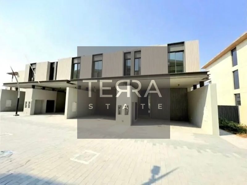 Townhouse 3BR + Maid \\ Semi Furnished \\ Within community