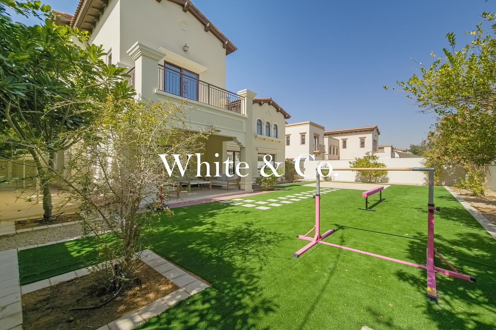 Upgraded Kitchen | 4 Bedroom | Landscaped