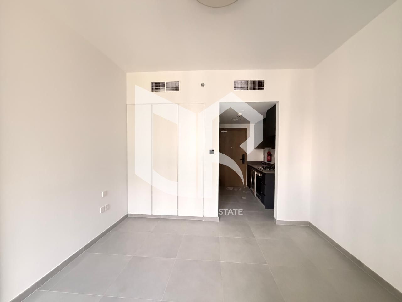 Studio for Sale with Modern Design – Bargain Price
