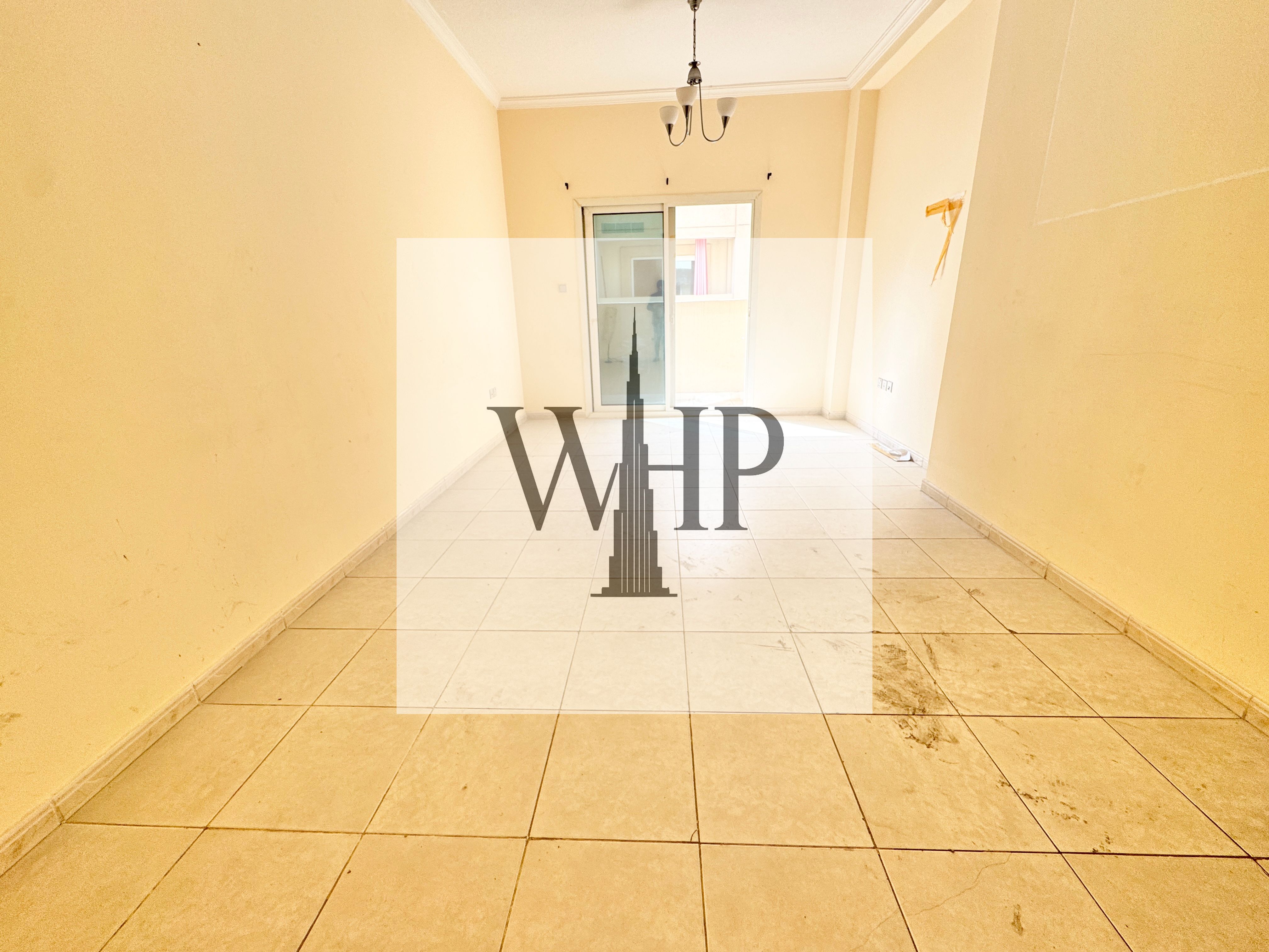 Good deal! 1 Bedroom with balcony// prime location// parking available