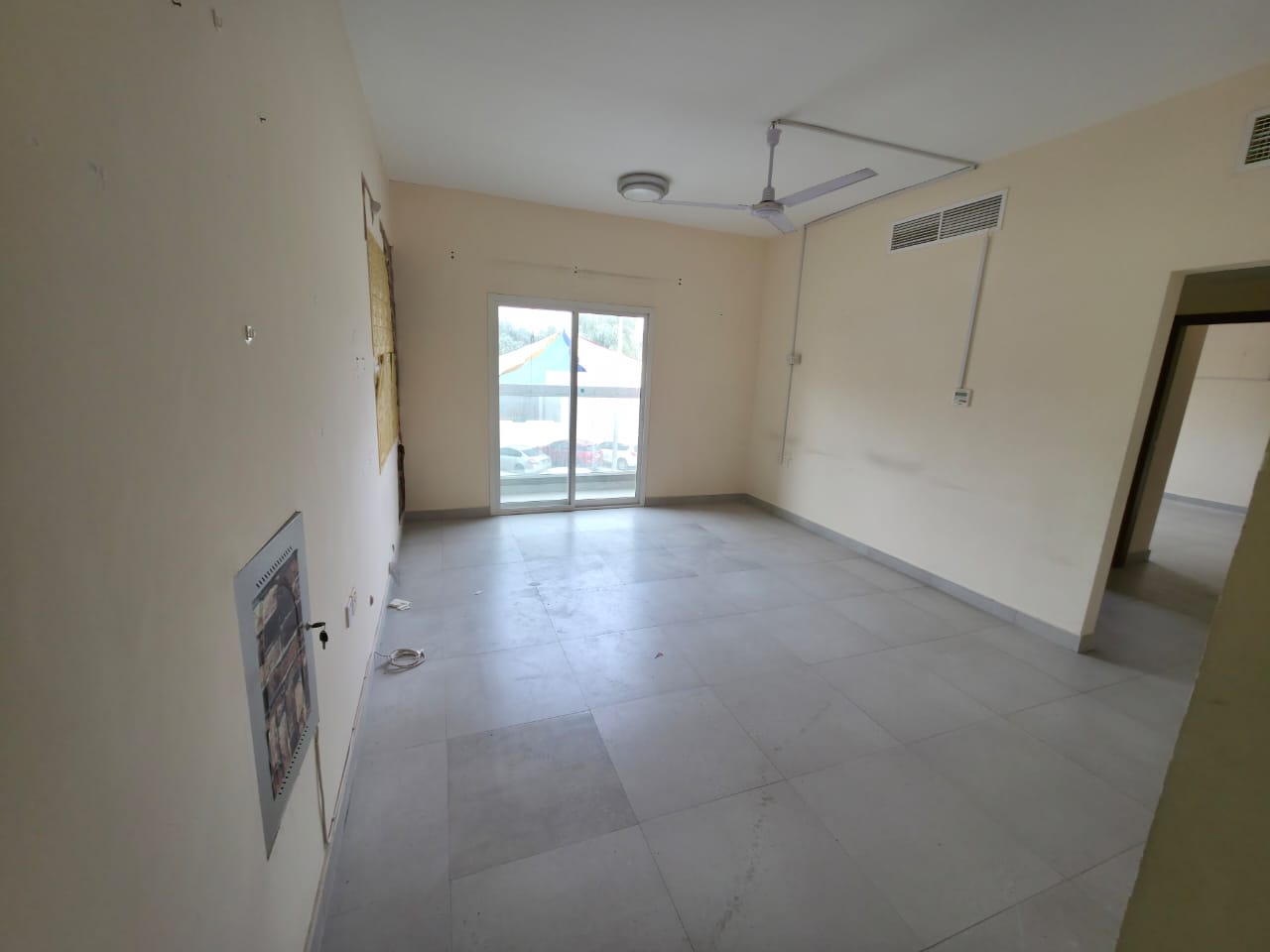 Two-bedroom apartment for rent in Al Jurf 2, Ajman, near Safeer Hypermarket