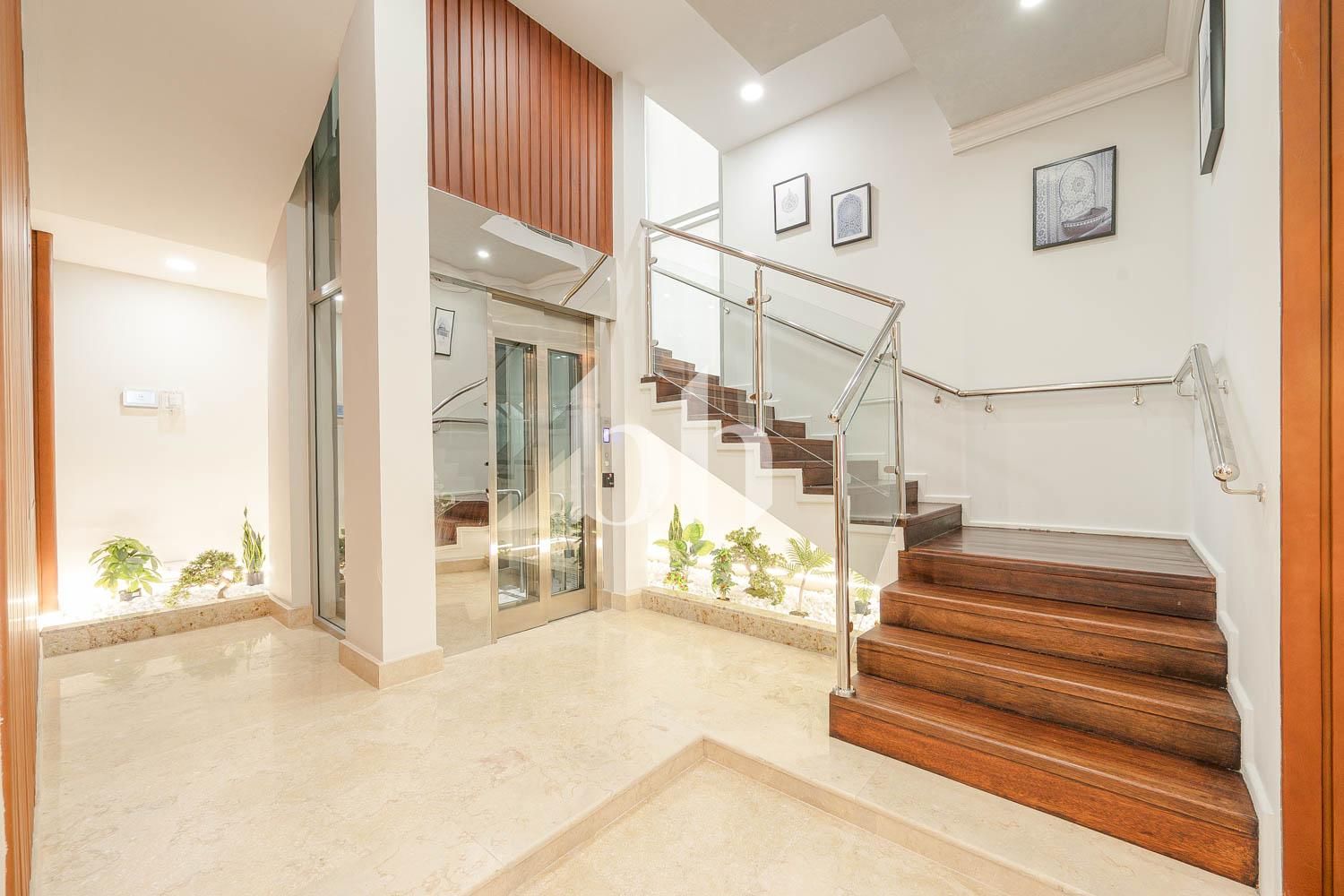 Luxury 4BR Villa | Pool+Lift | Freehold for Arabs