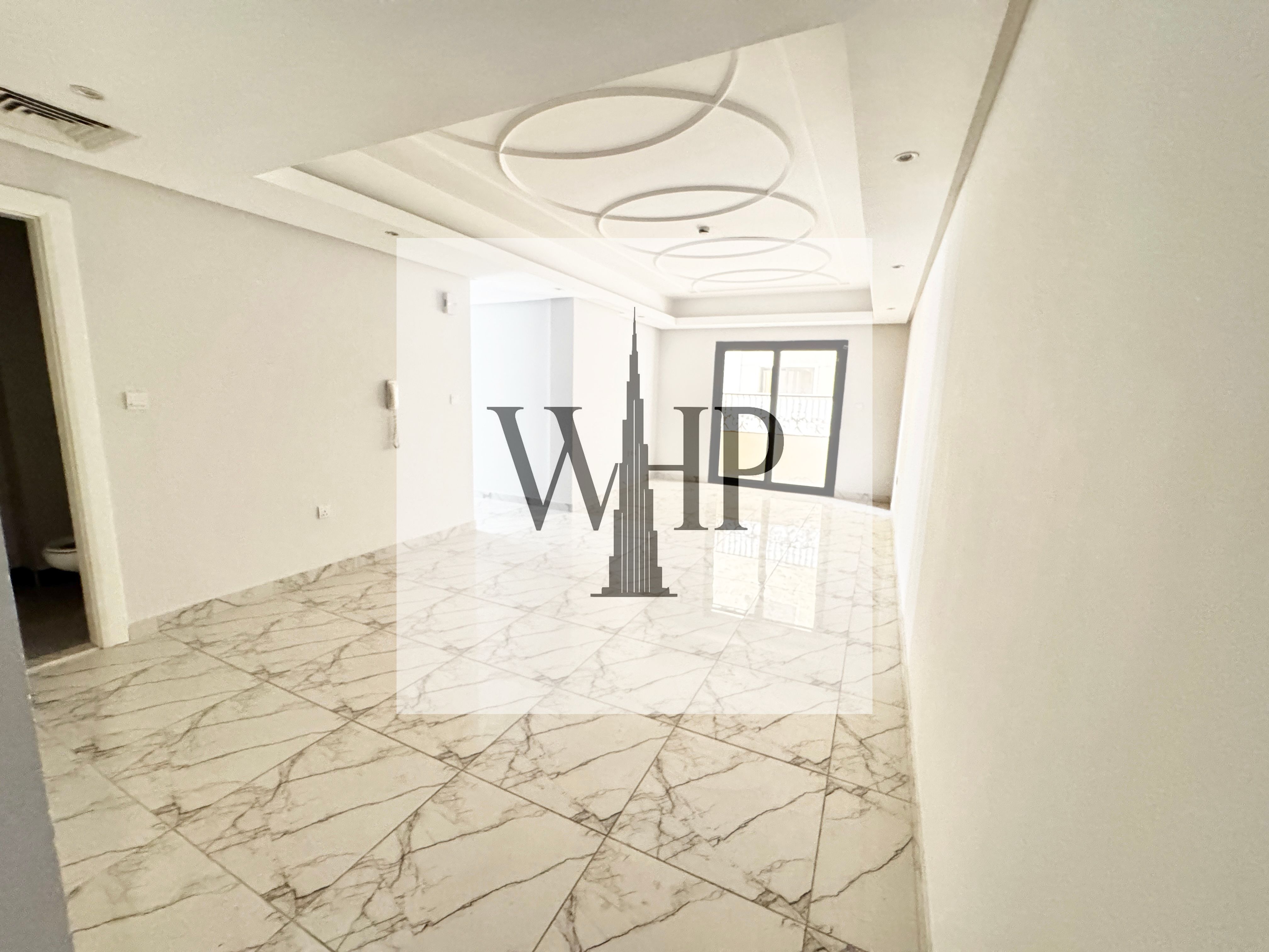 Lavish 3 BHK with store room / balcony / parking free