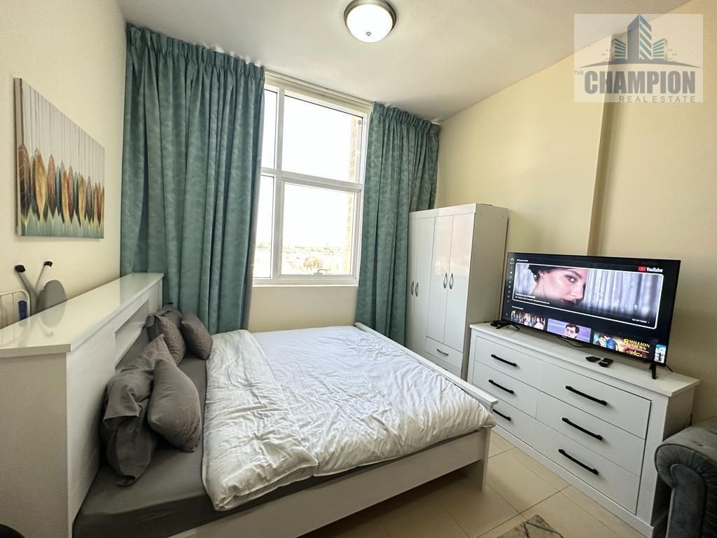 Bright and Spacious Studio Apartment | Great Location