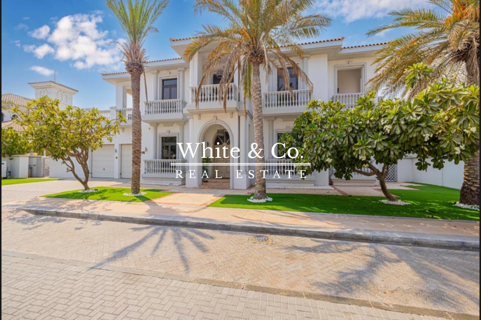 Luxurious | Bills included | Vacant Now