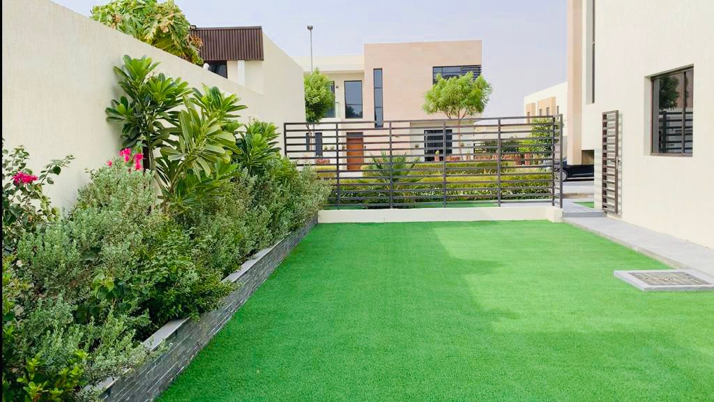 Luxury Community - Distress Deal - excellent location