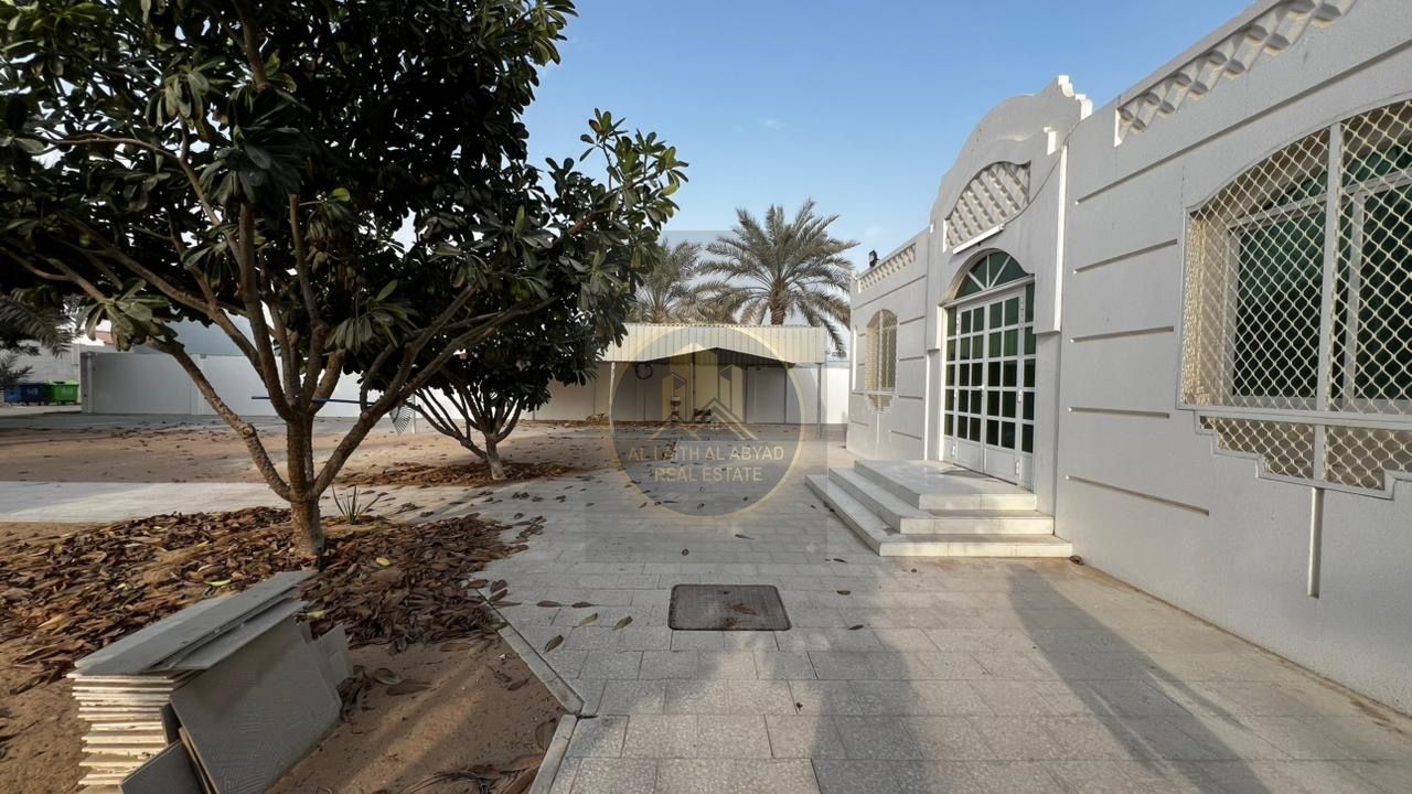 For sale in Sharjah, Al-Nouf area, a special location