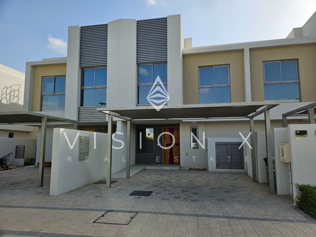 Stylish Townhouse | Bright Spaces | Prime Location