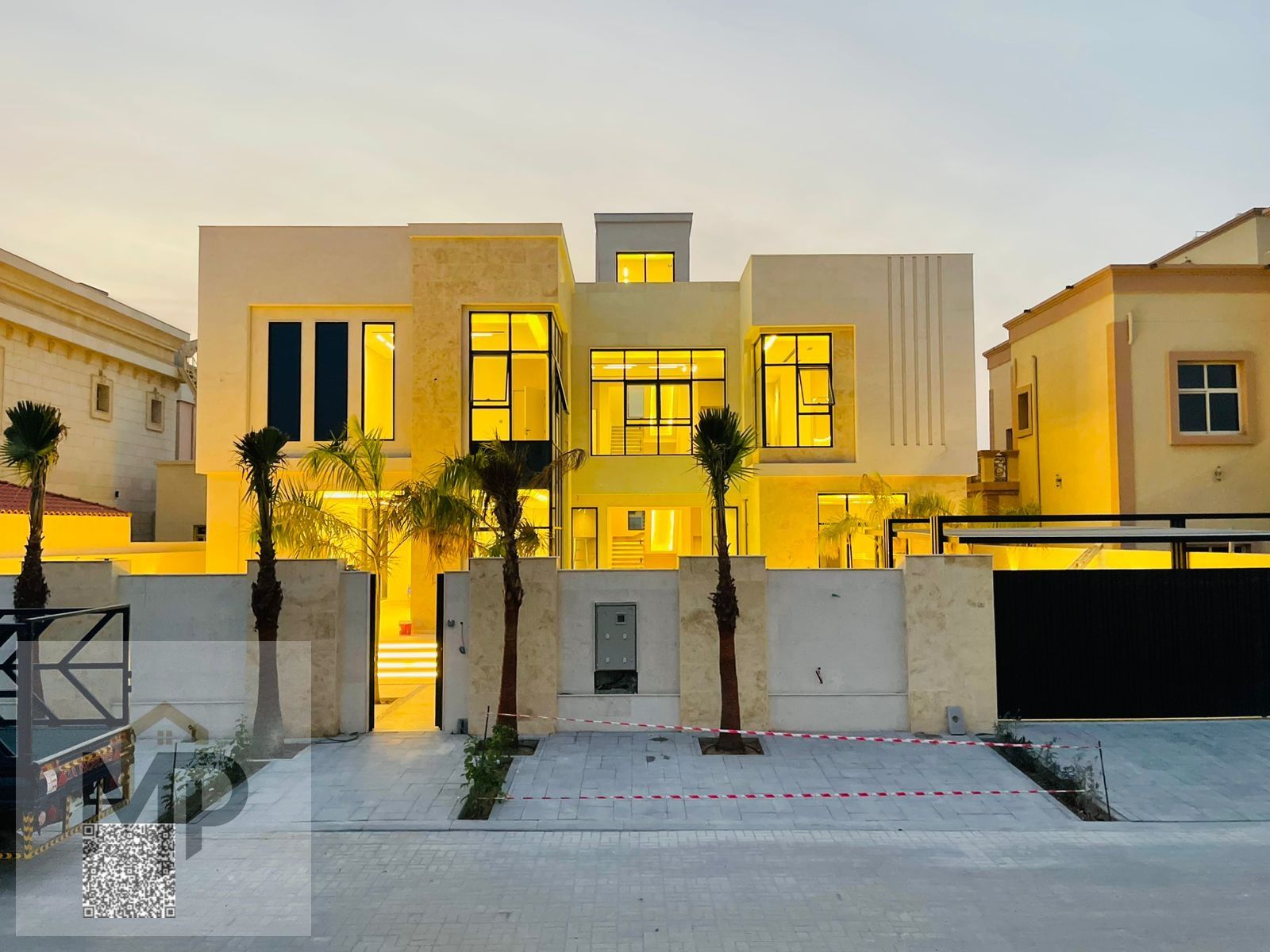 A luxury villa in the most prestigious area of Ajman with a private pool, including electricity, water and air conditioning, for a sophisticated and