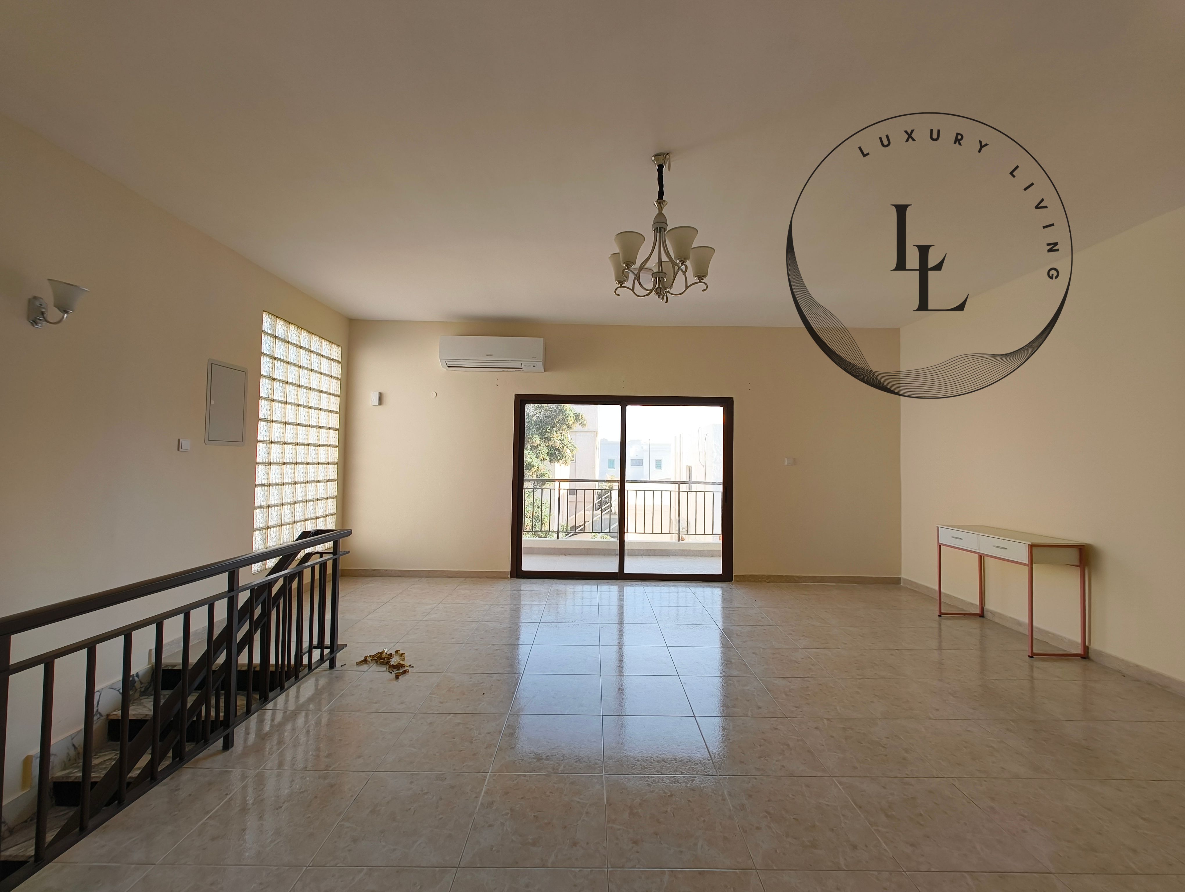 Lavish Duplex Villa, 95k, 3bhk 2 Big halls, balconies