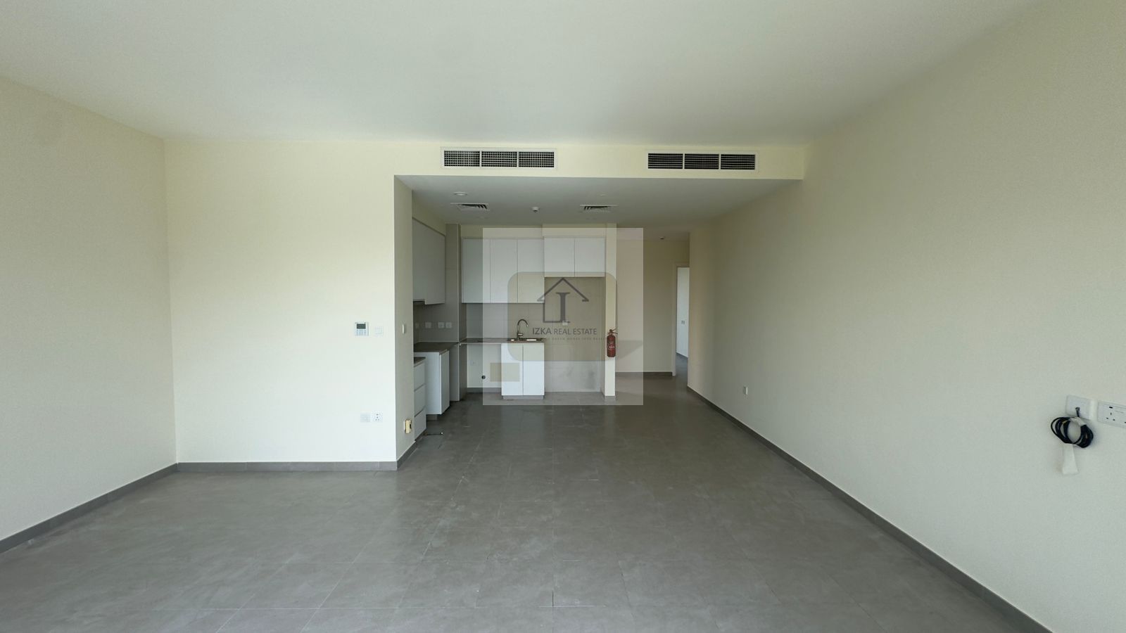 SINGLE ROW / WELL MAINTAINED / NEAR TO AMENITIES