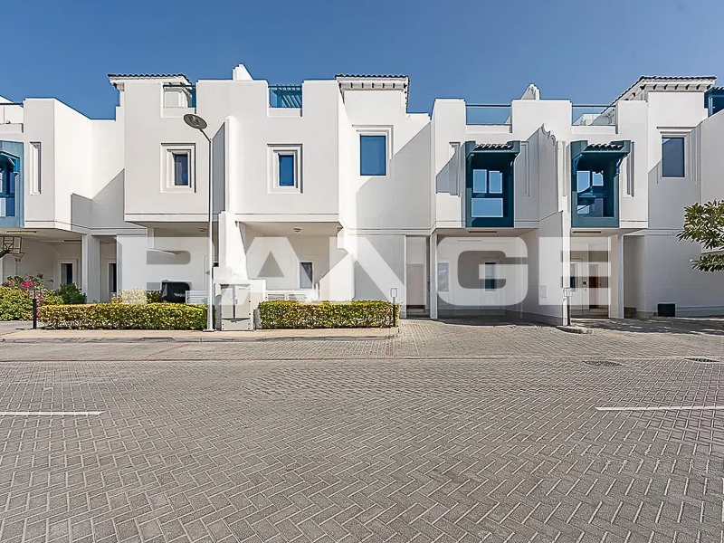 Privileged Beach Access | Premium | Vacant