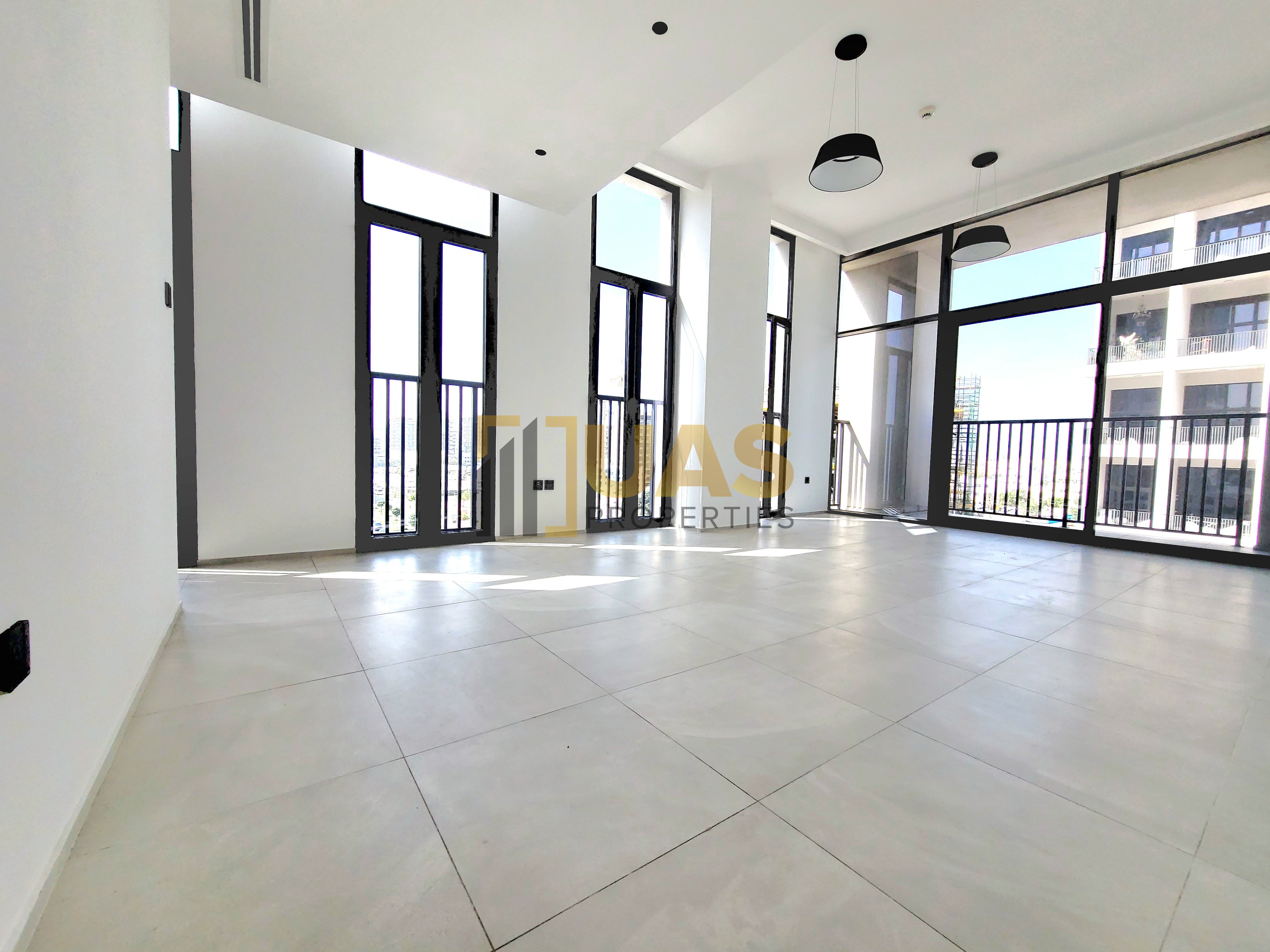 Lavish Lifestyle/Spacious 2bhk/Long Balcony/Kitchen Appliances