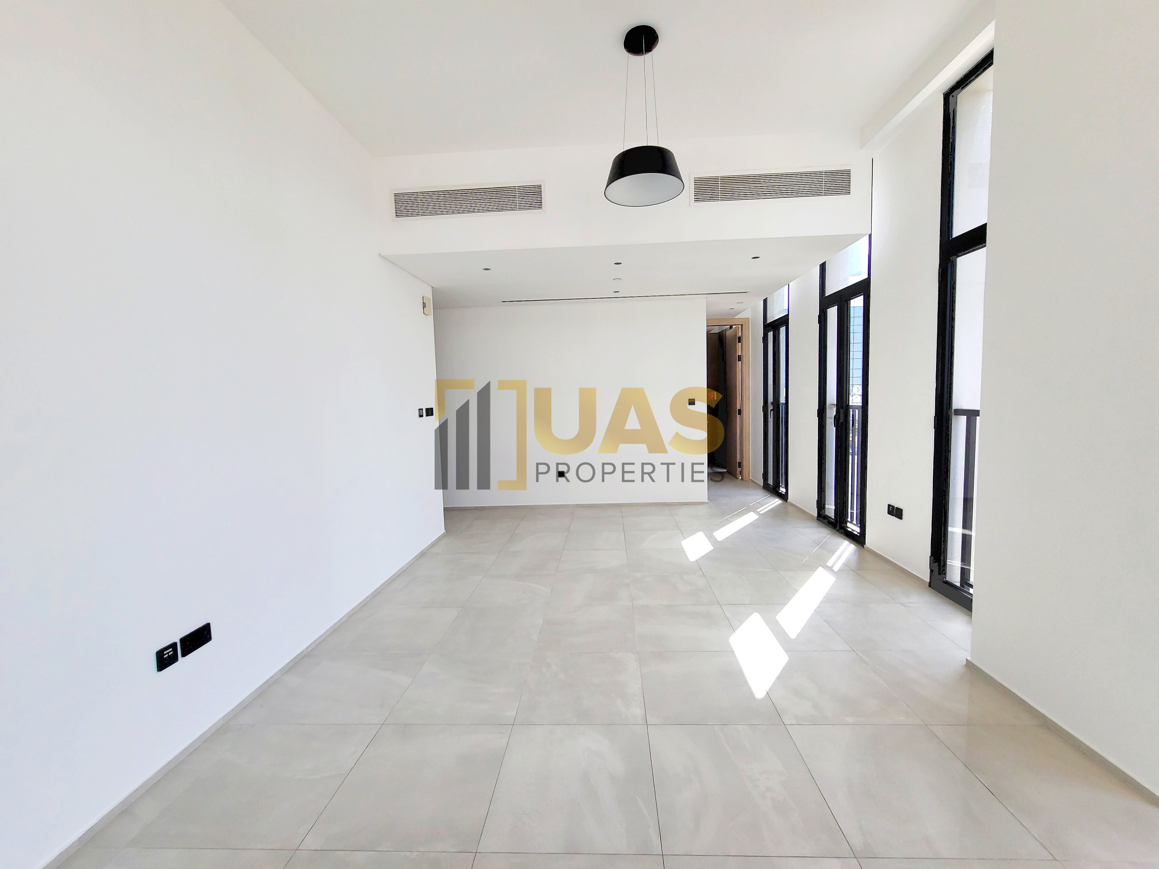 Luxurious 2bhk/Long Balcony/Kitchen Appliances