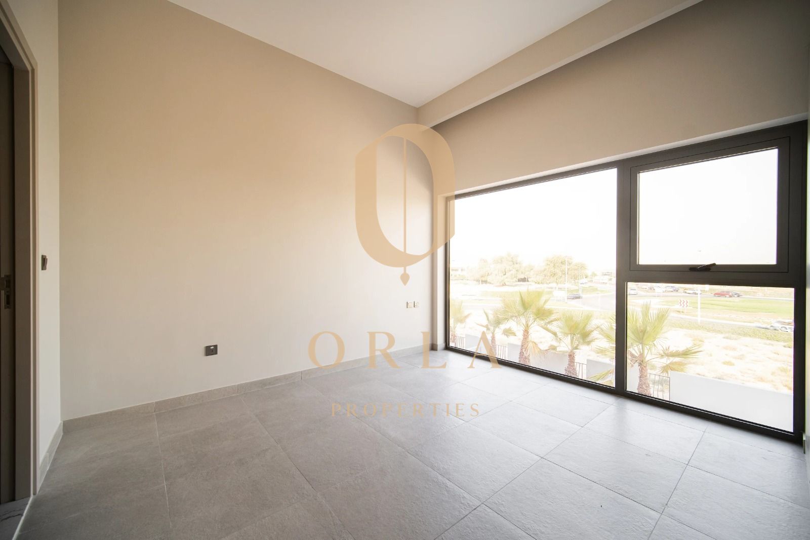 Luxury Corner Townhome | Private Garden | Iconic Burj View