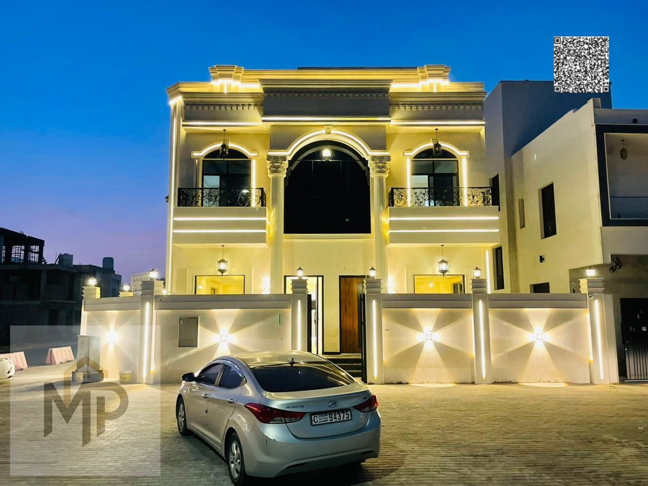 Corner villa on two streets in a prime location, excellent price including registration fees, negotiable and an unmissable opportunity.
