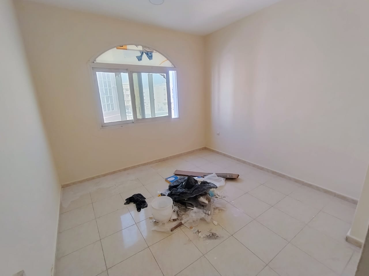 Separate kitchen studio only 18k in sharjah Muwailah
