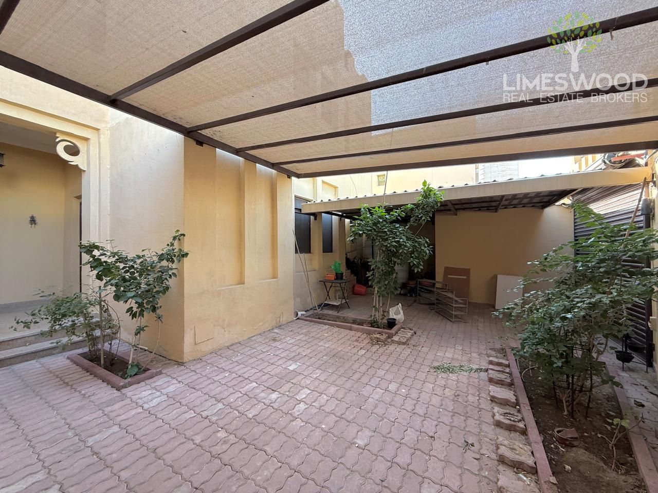 Corner Unit 5 Bedroom Villa Away from Flight Path