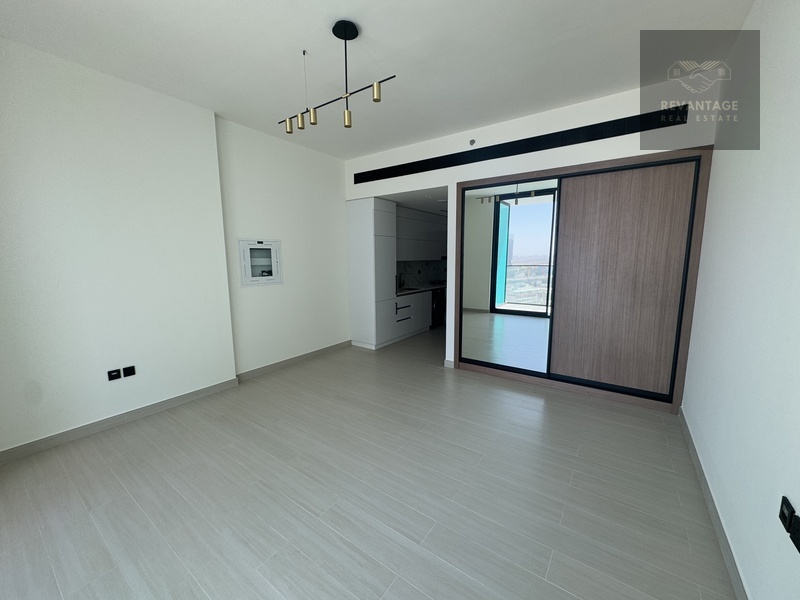 Spacious | Multiple Cheques Option | 1st March