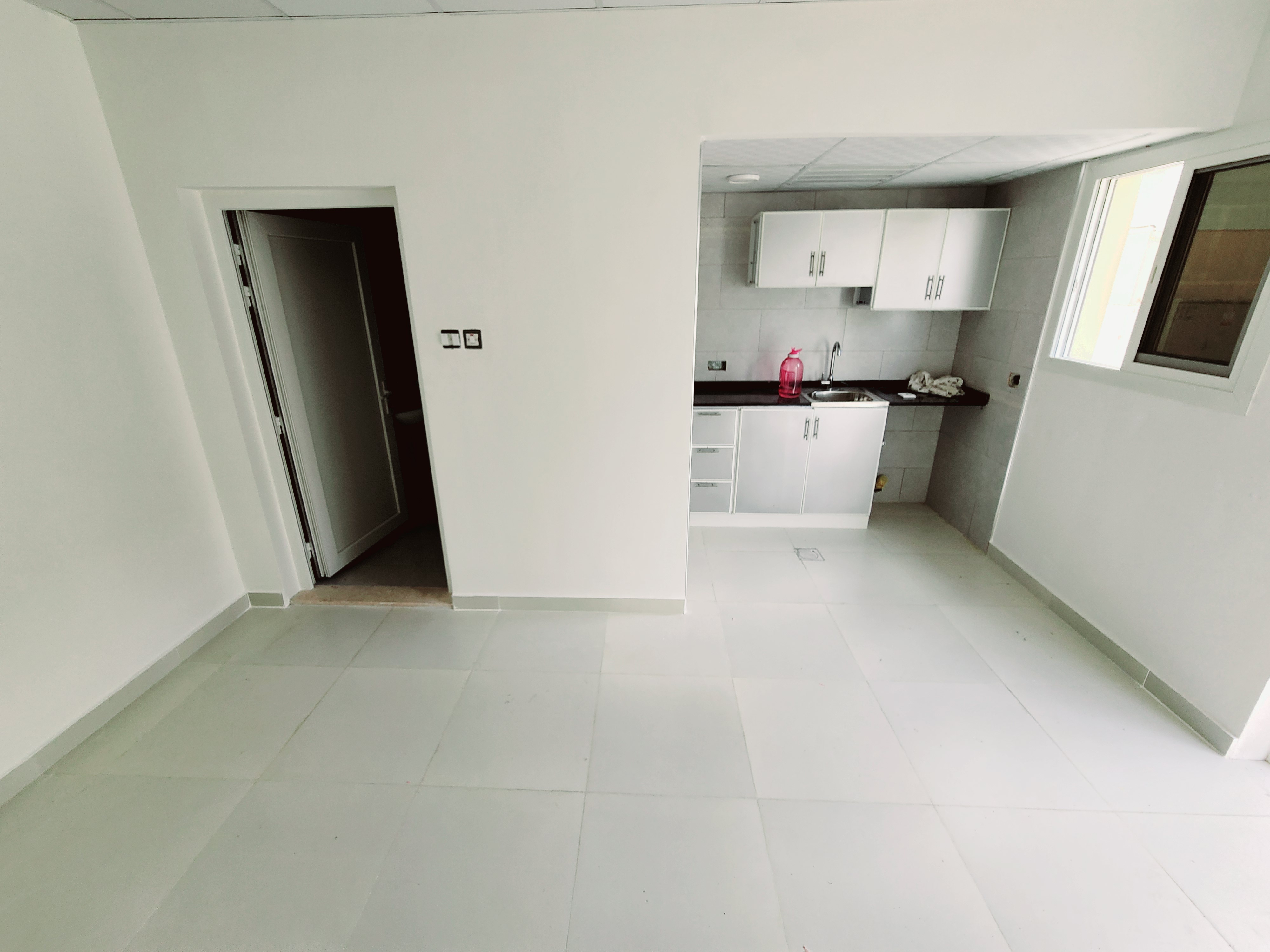 Brand new studio available in school area only 24k in sharjah Muwailah