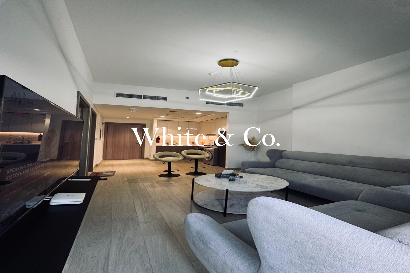 Fully Furnished | 1 Bed | 1st March move in.