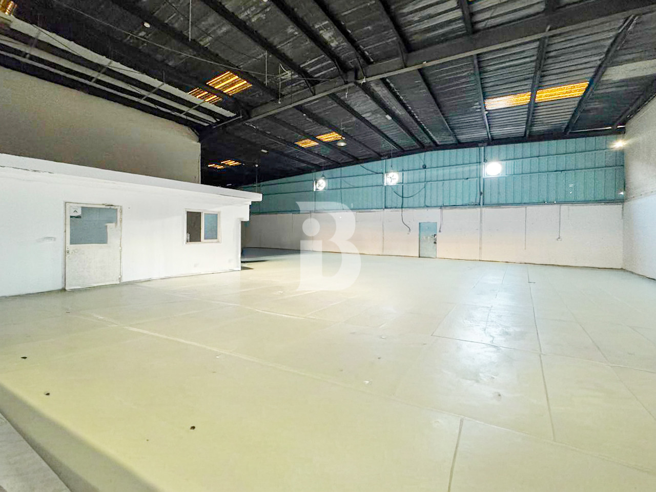 Vacant for Rent in Prime Road-Facing Location