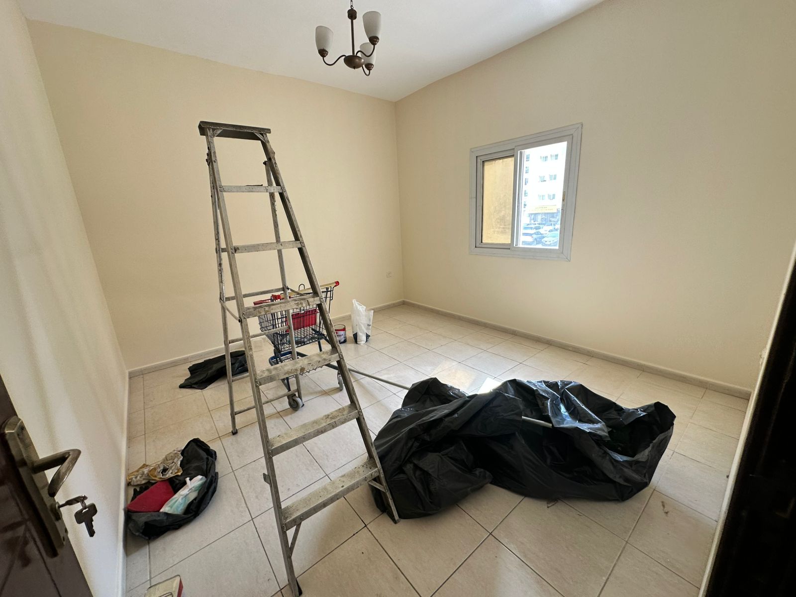 School area 2bhk available with balcony