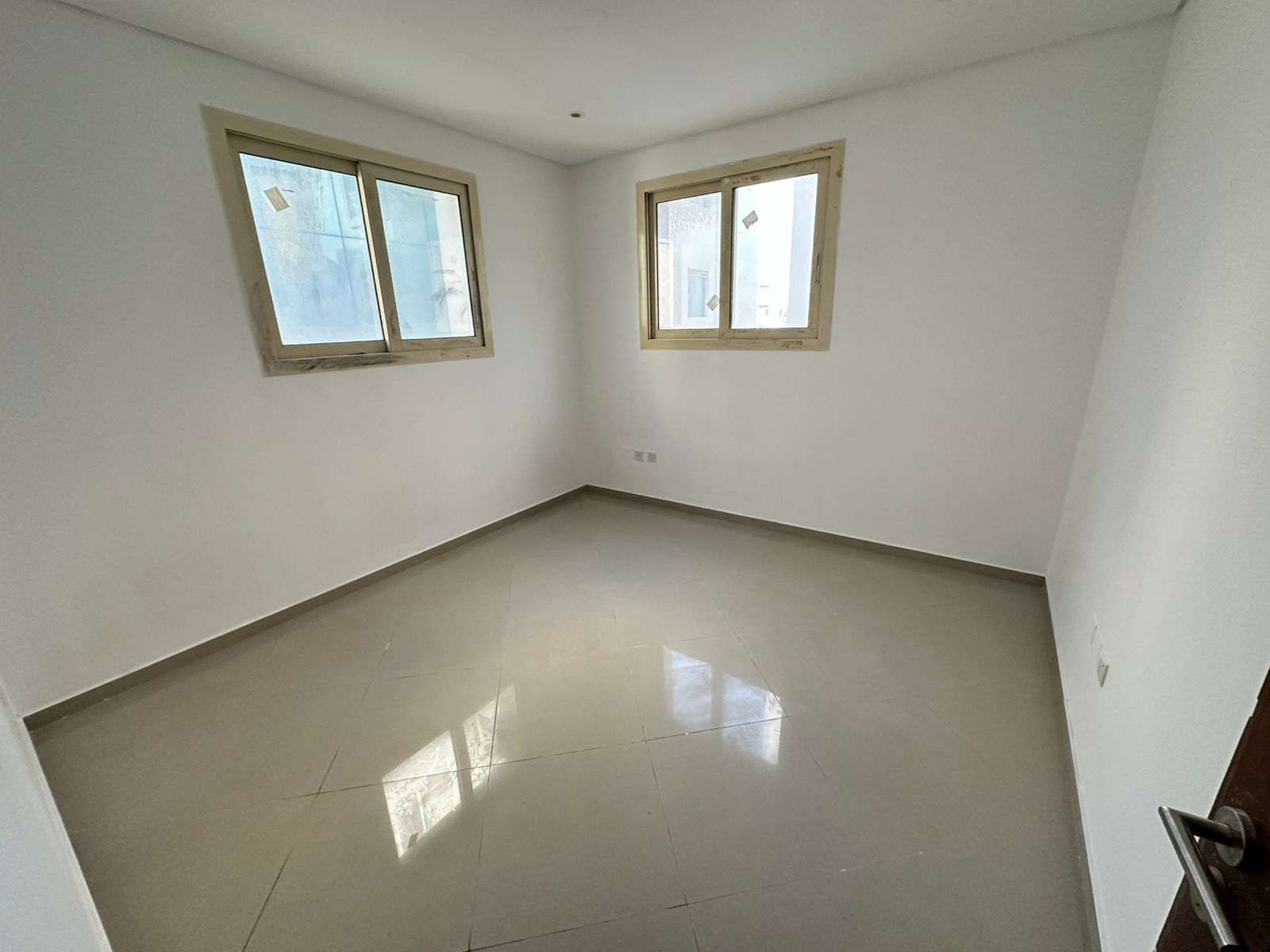 Great offer New 1bhk only 30k in Sharjah muwaileh