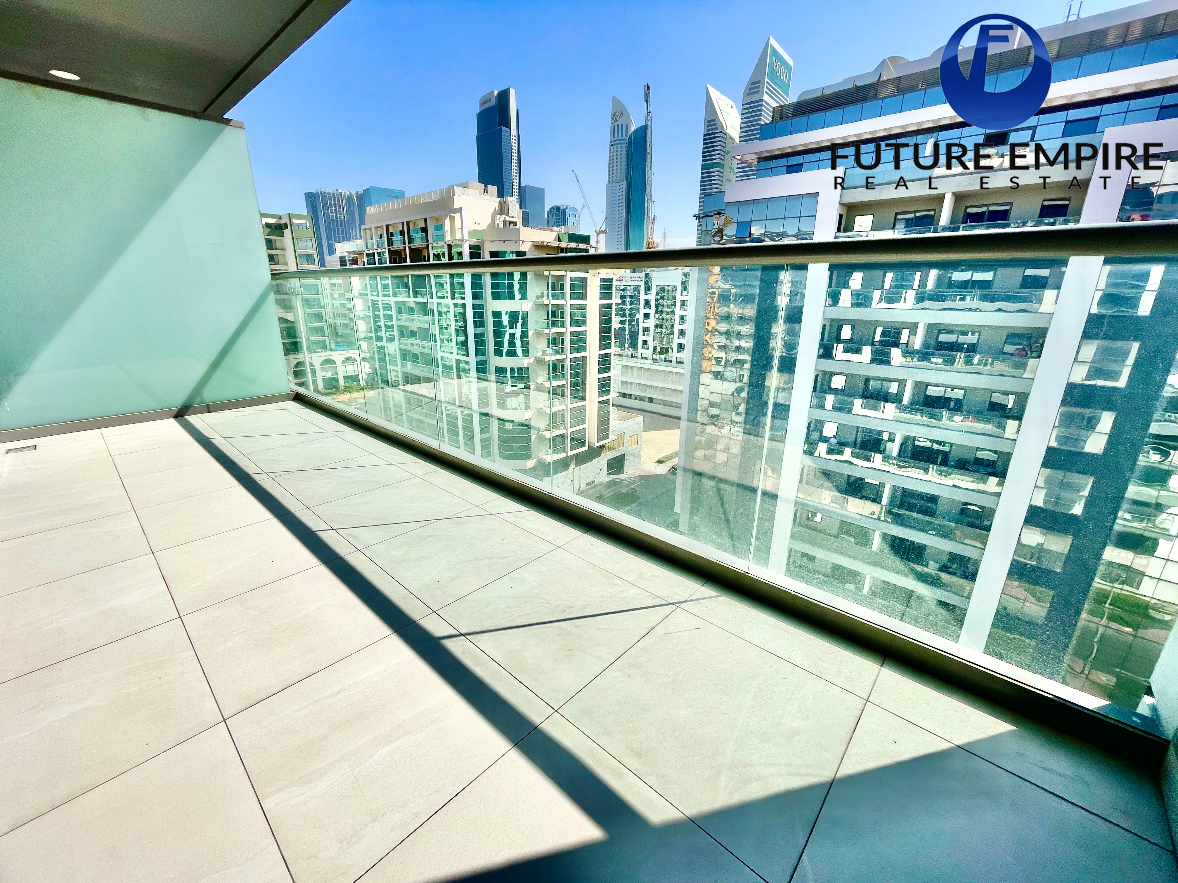 Huge Balcony Front View | No Construction Around | Vacant