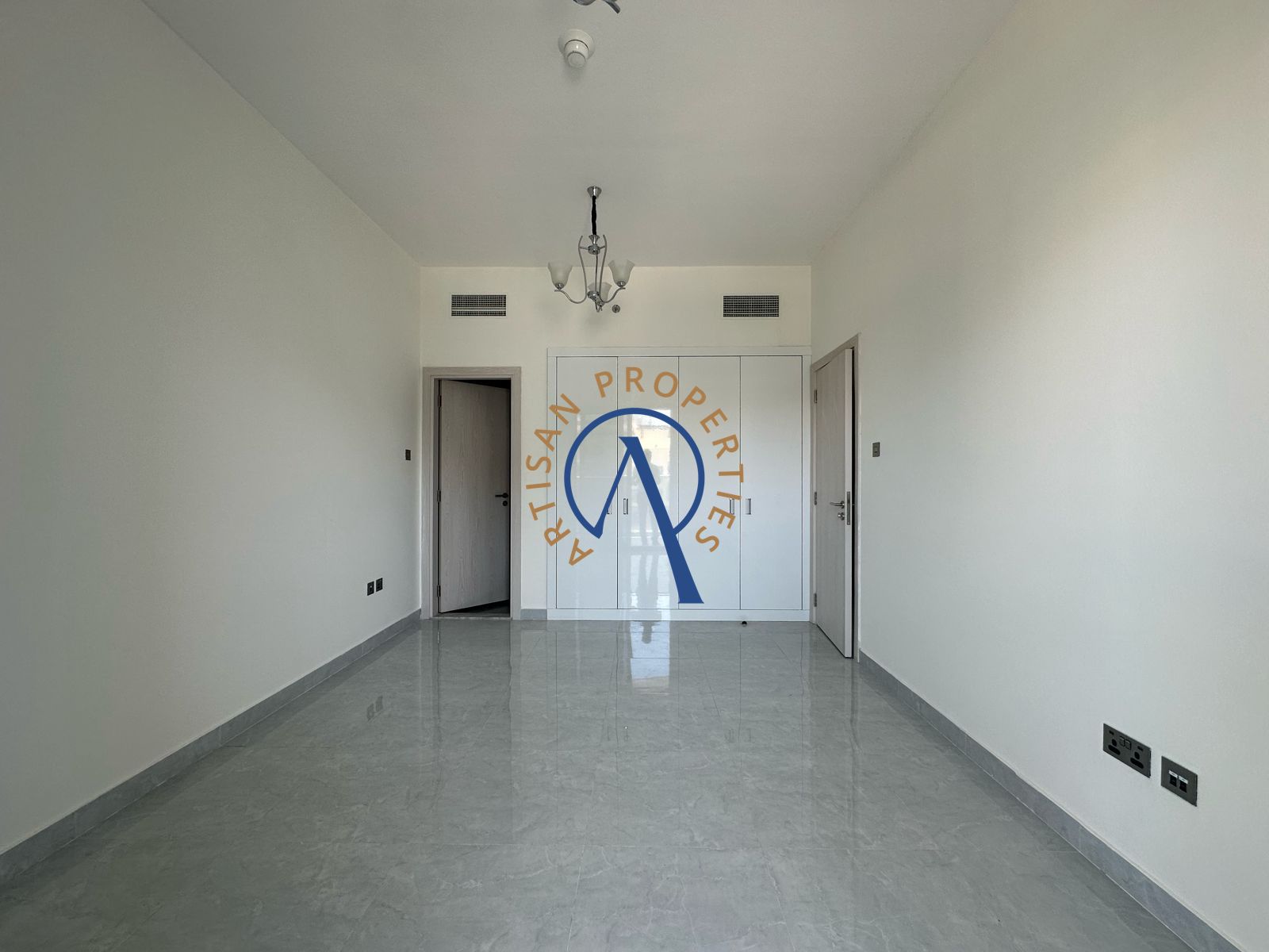 2BR | SPACIOUS LAYOUT | PRIME LOCATION