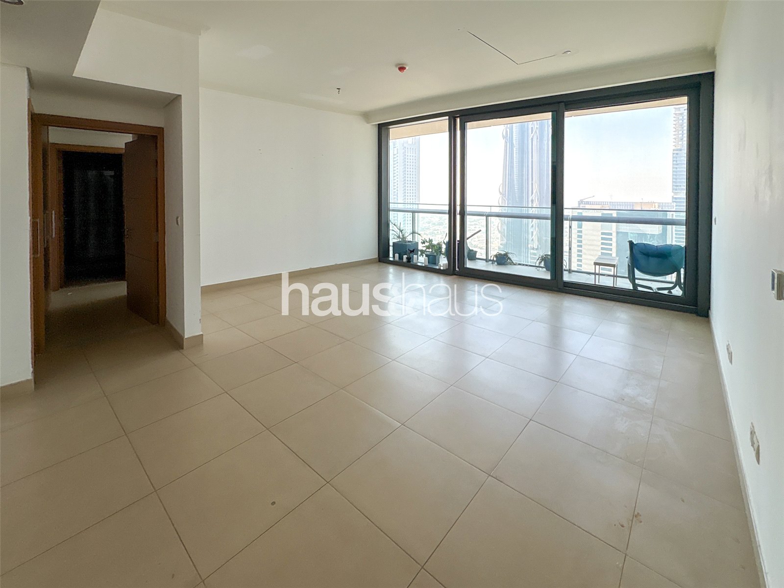 High Floor | Spacious Layout | Mall Connection