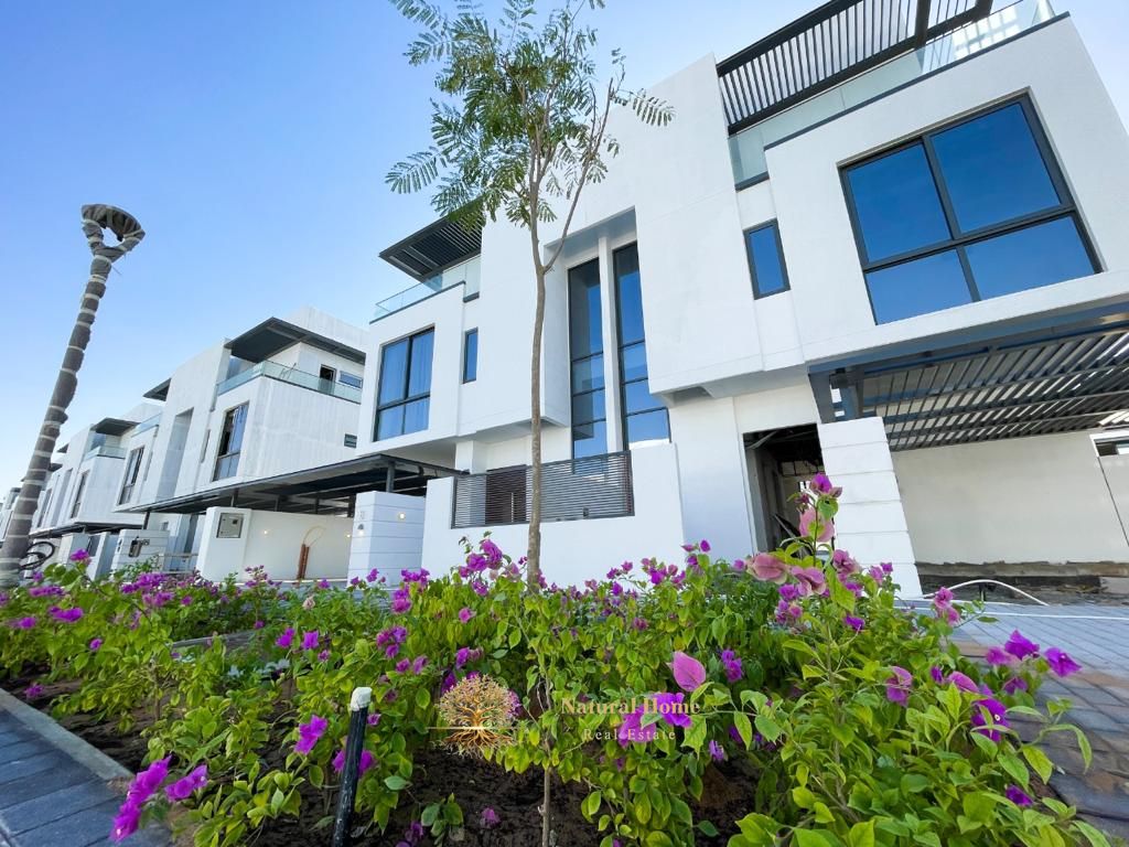 Direct from Developer: Ready 4BR+Maid with 4% Instant Discount!