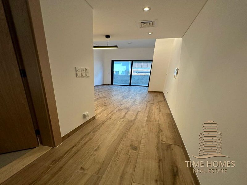 Spacious Studio | Vacant | Semi Furnished
